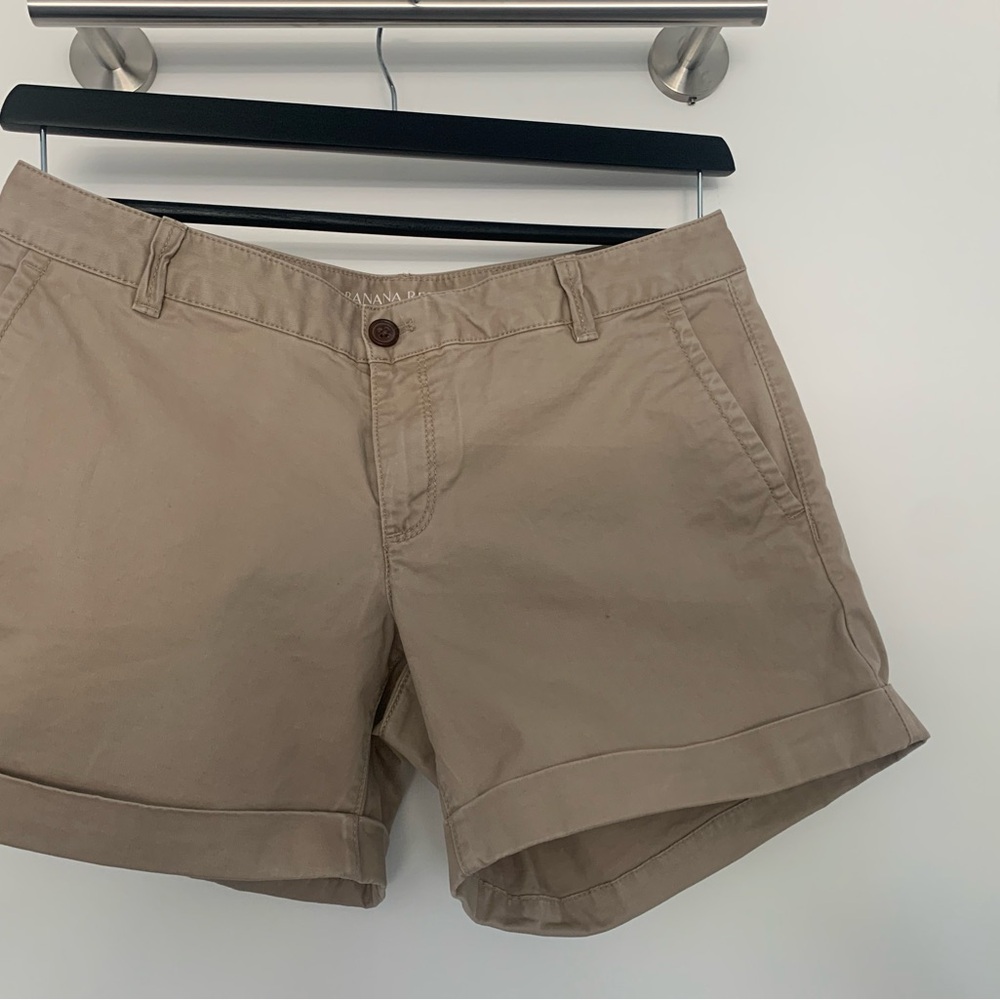 Banana Republic Tan Cargo Shorts Versatile Cotton Twill